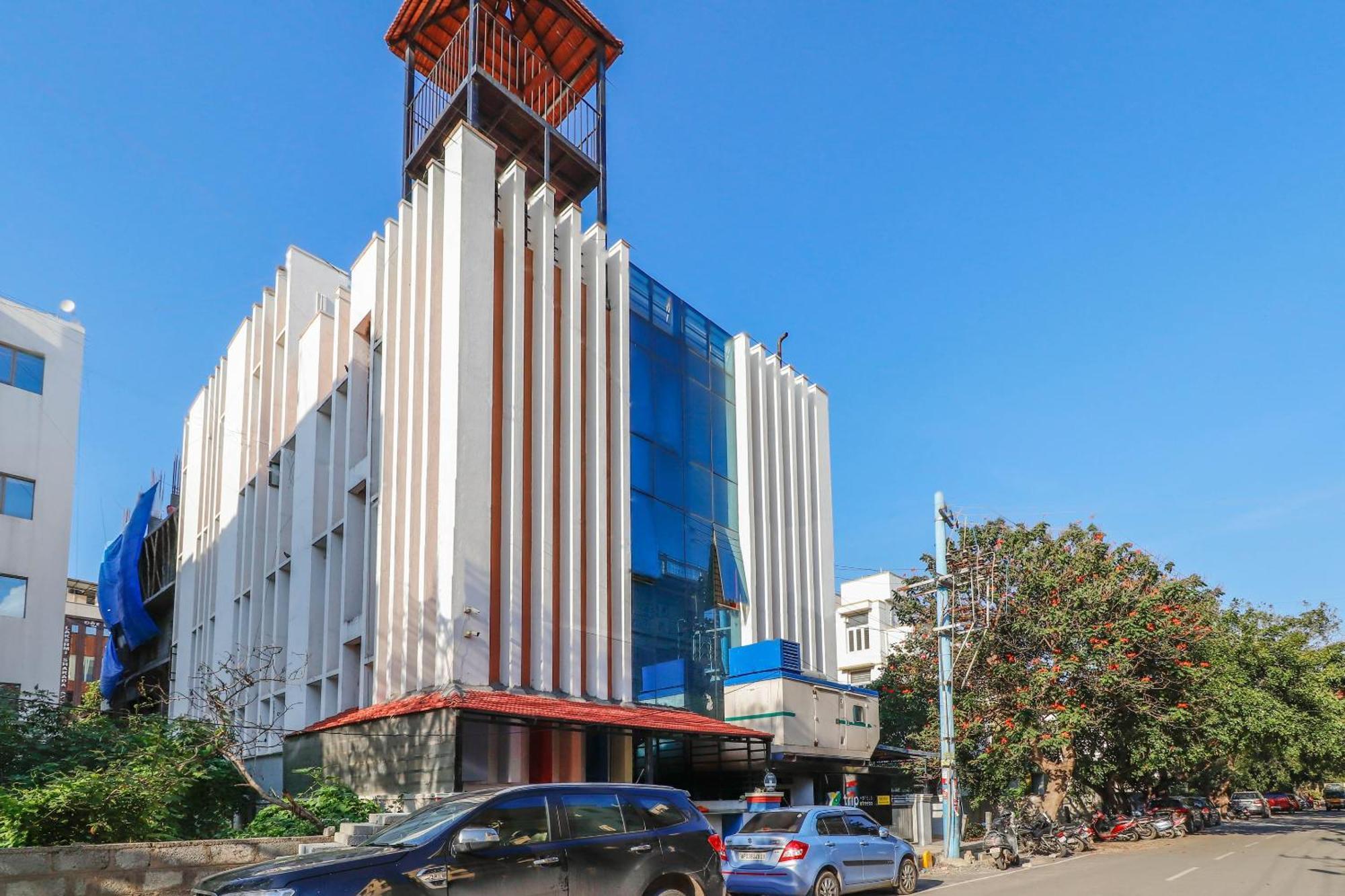 Emara Grand Hotel Bangalore Ngoại thất bức ảnh